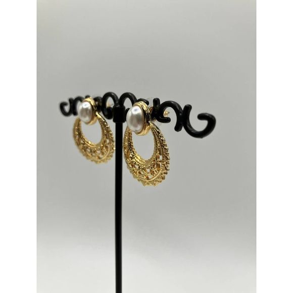 Faux Pearls and Gold-Tone Filgree 1 Inch Earrings. - Picture 3 of 6